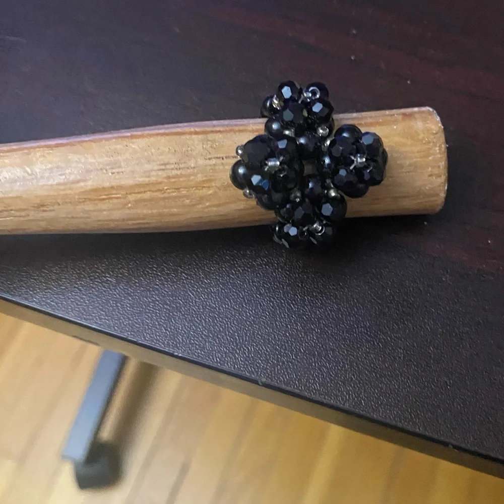 Elegant Black Women's Beaded Ring Size 8